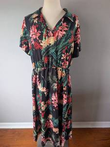 lot 2868 image: Emery Rose Tropical Floral Print Midi Dress - Size XL