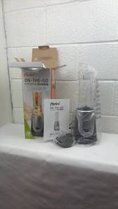 lot 11 image: Parini On-The-Go Personal Blender 20oz