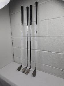 lot 30 image: Set of 4 Golf Irons with Steel Shafts