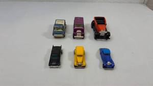 lot 39 image: Collection of Six Classic Die-Cast Model Cars