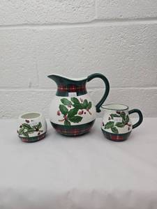 lot 105 image: Pacific Rim Holly Berry Christmas Ceramic 3-Piece Set