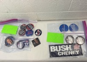 lot 121 image: Political Campaign Buttons Collection 2004 & 2000