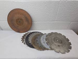 lot 139 image: Circular Saw Blades and Grinding Disc Set