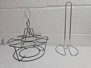 lot 208 image: Wire Plate Holder and Paper Towel Holder Set