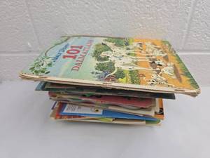 lot 210 image: Assorted books