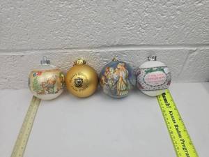 lot 236 image: Christmas Ornament Collection Set of 4