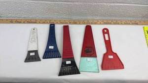 lot 252 image: Car Ice Scraper Collection Set of 5 Winter Tools
