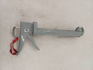 lot 13547 image: Newborn 035 Ratchet Rod Caulk Gun, 1 Quart