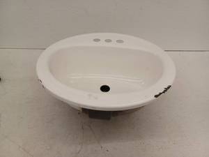 lot 13579 image: Briggs 19 Inch White Round Lavatory