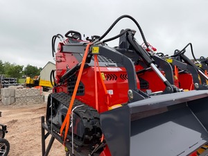 lot 5141 image: Unused ZJG Mini Skid Steer Loader (ZJG-380)