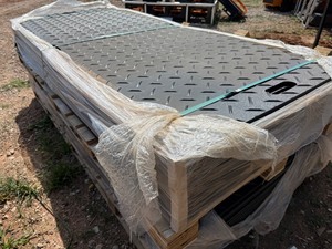 lot 5043 image: Unused SDLANCH Ground Protection Mats Lot of 15 (IRGPM)