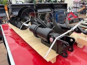 lot 5125 image: Unused CAPTOK Excavator Auger Set 1-2 Ton (B-10LXZSTB)