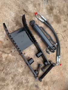 lot 5192 image: Unused ZJG Excavator Hydraulic Thumb Clamp