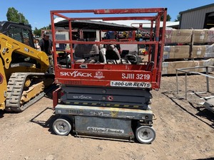 lot 5407 image: Skyjack Scissor Lift