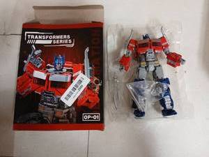 lot 22403 image: Transformers Optimus Prime Action Figure - Retail $15