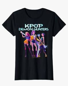 lot 46019 image: Kpop Demon Hunters Huntrix Heroic Poses Group Shot T-Shirt, Women Small - Retail $20