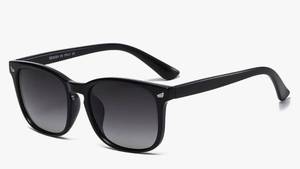 lot 46053 image: Polarized Sunglasses for Women Classic Retro Style UV400 Protection - Retail $16