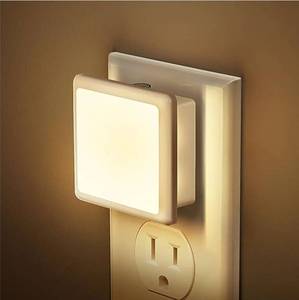 lot 46075 image: Night Lights Plug into Wall 2 Pack, Plug in Night Light with Dusk-to-Dawn Light Sensor, 3000K Soft White 0.3W, LED Nightlight for Bathroom, Adult, Hallway - Retail $10
