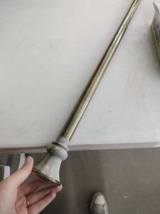 lot 20556 image: Metal Extendable Curtain Rod