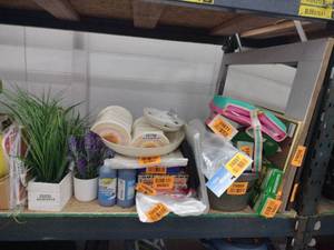lot 20603 image: Lot of Miscellaneous Items
