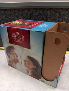lot 31 image: Scentsicles Scented Christmas Ornaments Set - Retail $80