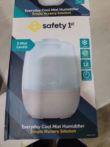 lot 5905 image: Safety 1st Cool Mist Humidifier with Auto Shut-Off