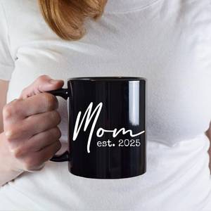 lot 4909 image: Pregnancy Gift Est 2025 11 oz Mug Set for Parents