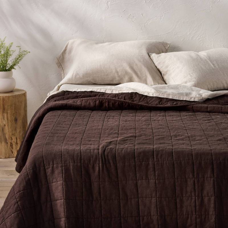 lot 1304 image: King Heavyweight Linen Blend Quilt Dark Fig - Casaluna - Retail $139