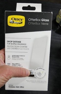 lot 1769 image: OtterBox Glass Screen Protector for Samsung Galaxy S26 Ultra