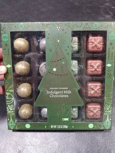 Holiday shimmer Indulgent Milk Chocolates 16ct BB 10.1.26 - Retail: $0