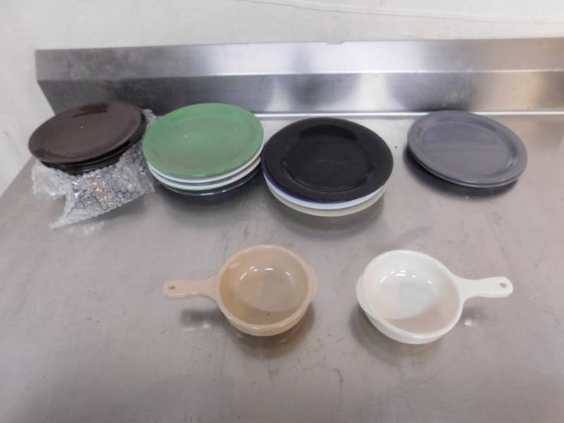 lot 1949 image: Assorted Plates and Bowls