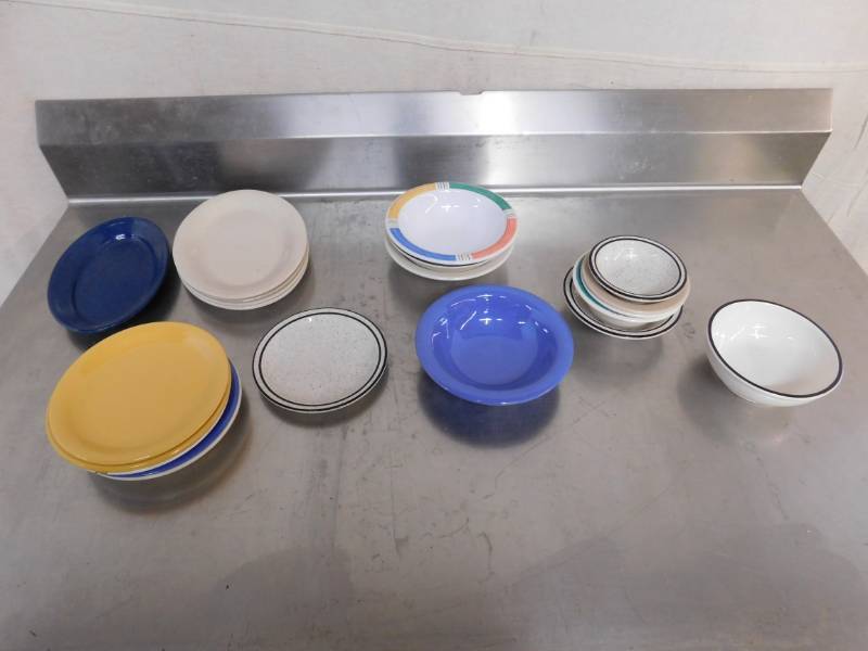 lot 1950 image: Assorted Plates and Bowls