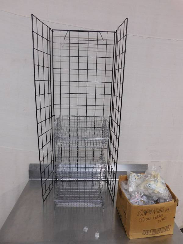 lot 1958 image: Metal Display Racks and Price Tags