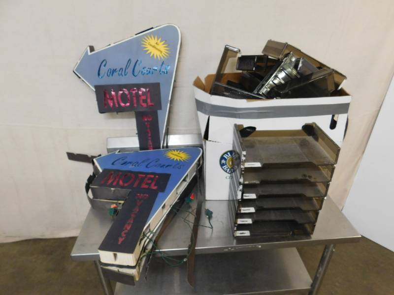 lot 1990 image: Side Load Letter Trays