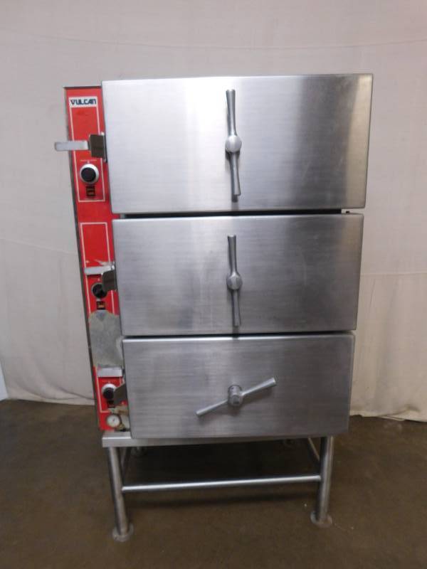 lot 3 image: Vulcan 3 Door Steamer