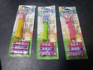 lot 2989 image: 3pk BB 1.20.31PEZ Easter Bunny Dispensers with Candy Refills Set