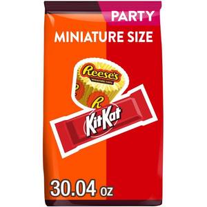lot 3089 image: Kit Kat and Reeses Miniatures Assorted Milk Chocolate Candy Party Bag - 30.04oz BB 12026