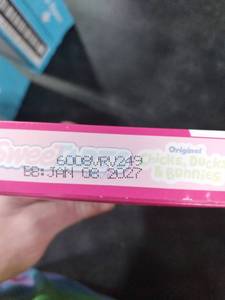 lot 3395 image: 1 case of 10BB 1.8.27SweeTARTS Original Chicks Ducks & Bunnies Easter Candy Box
