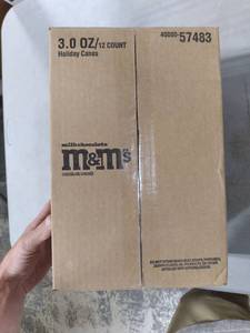lot 4443 image: 12pk Milk Chocolate M&ampMs 3oz Canes