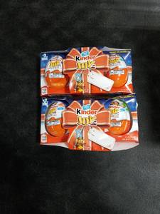 lot 4466 image: 2pk Kinder Joy Christmas Candy Eggs - 2.1oz3ct