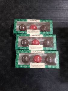 lot 4483 image: 3pk 3ct Christmas Hot Drink Bombs - Milk Chocolate & White Chocolate - 3oz - Favorite Day