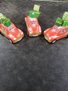 lot 4565 image: 3pk M&S Christmas Red Car Cookie Tins with Gift Boxes