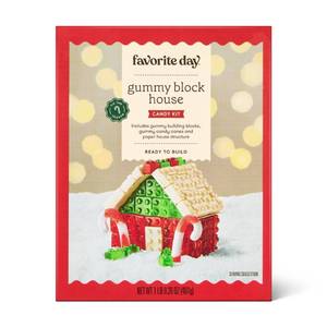 lot 4601 image: 2PK Christmas Gummy House Kit - 16.15oz - Favorite Day