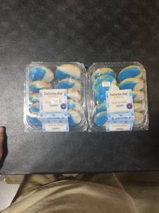 lot 4614 image: 2PK Favorite Day Bakery Blue and White Cookies