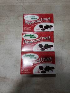 lot 4709 image: 3pk JUNIOR MINTS, PEPPERMINT CRUNCH CANDY
