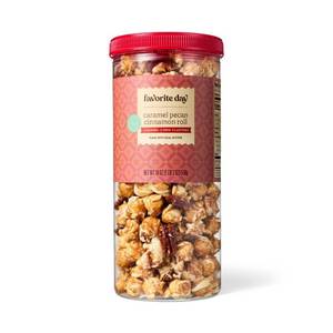 lot 4774 image: Christmas Caramel Pecan Cinnamon Roll Caramel Corn Clusters Popcorn - 18oz - Favorite Day