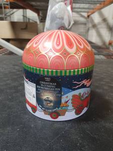 lot 4868 image: M&S Foods Christmas is Coming Shortbread Tin