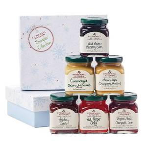 lot 5815 image: Stonewall Kitchen Holiday Sampler Collection Jams and Preserves Gift Set - 3.2lbs6pc