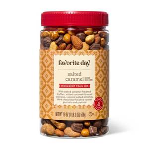 lot 5914 image: Christmas Salted Caramel Indulgent Trail Mix - 19oz - Favorite Day