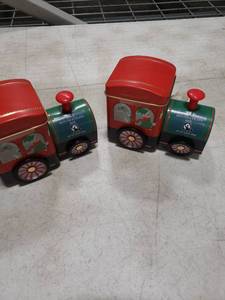 lot 6438 image: 2pk M&S Hot Chocolate Mix Train Tin